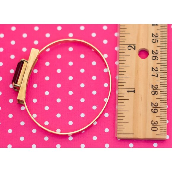 Vintage Unique Red Gem Gold Tone Bangle by Avon 6 1/4 inch - P8 - Picture 3 of 3